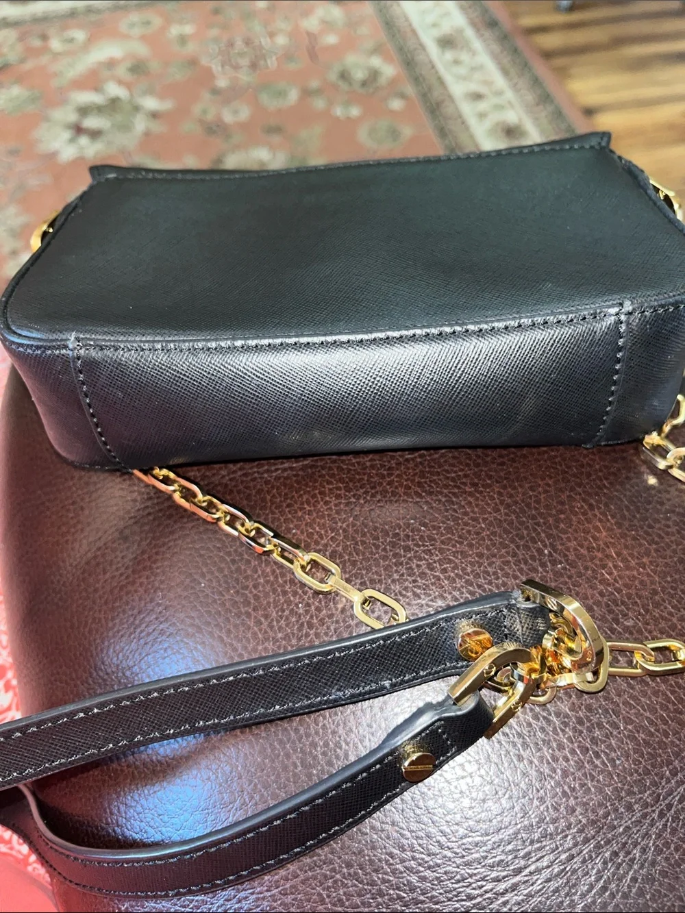 EUC Authentic Tory Burch Robinson Saffiano Leather Chain and Leather Crossbody